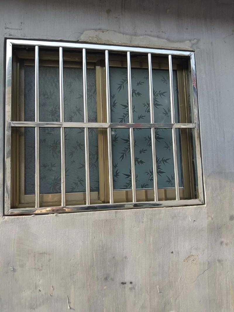 專業訂制鋁合金門窗防盜窗——君莫笑五金建材